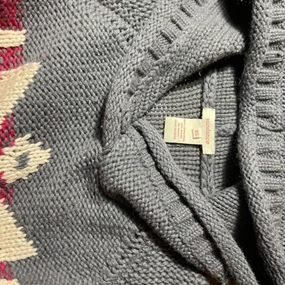 Women 80% Lamb Wool
20% Nylon Sweater - Picture 2 of 2